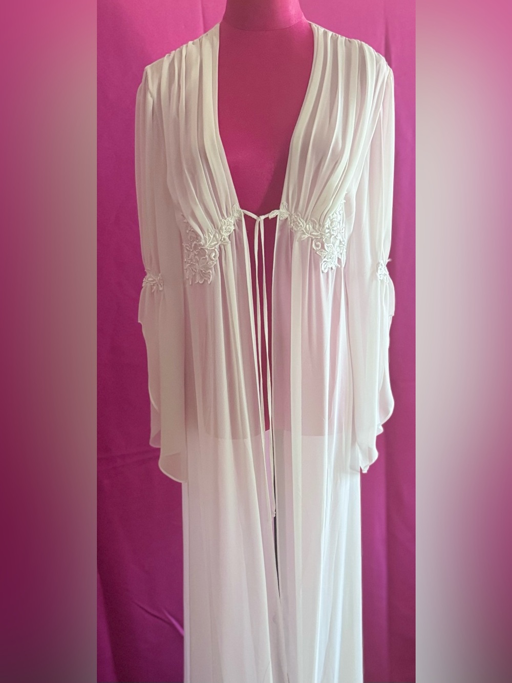 Vintage Sheer Lave-Trim Long Robe - White
